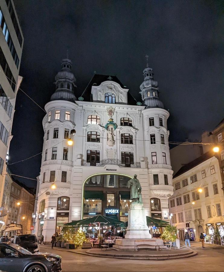 High In Vienna At Stephansplatz エクステリア 写真